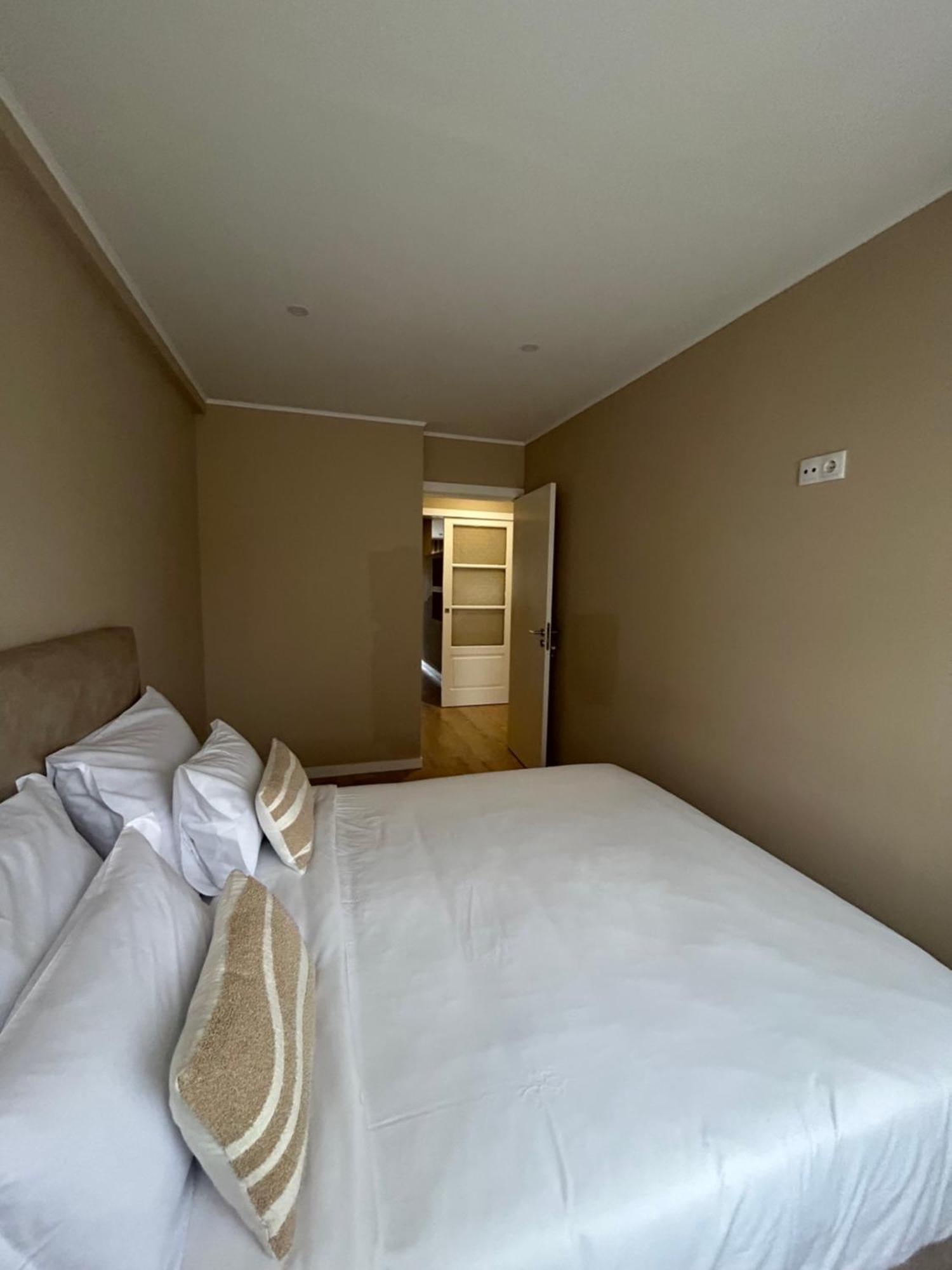 Oporto Near Family Apartments - Free Parking Esterno foto